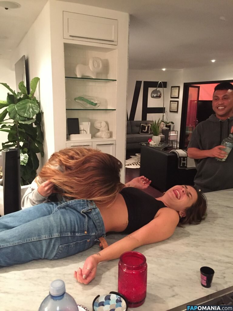 Addison Timlin Meztelen Kikerült fotó #16