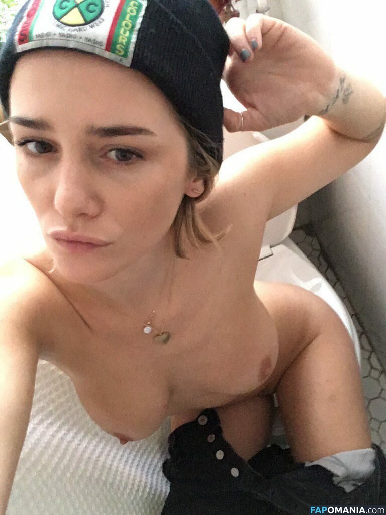 Addison Timlin Meztelen Kikerült fotó #42