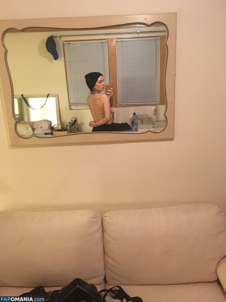 Addison Timlin Meztelen Kikerült fotó #51