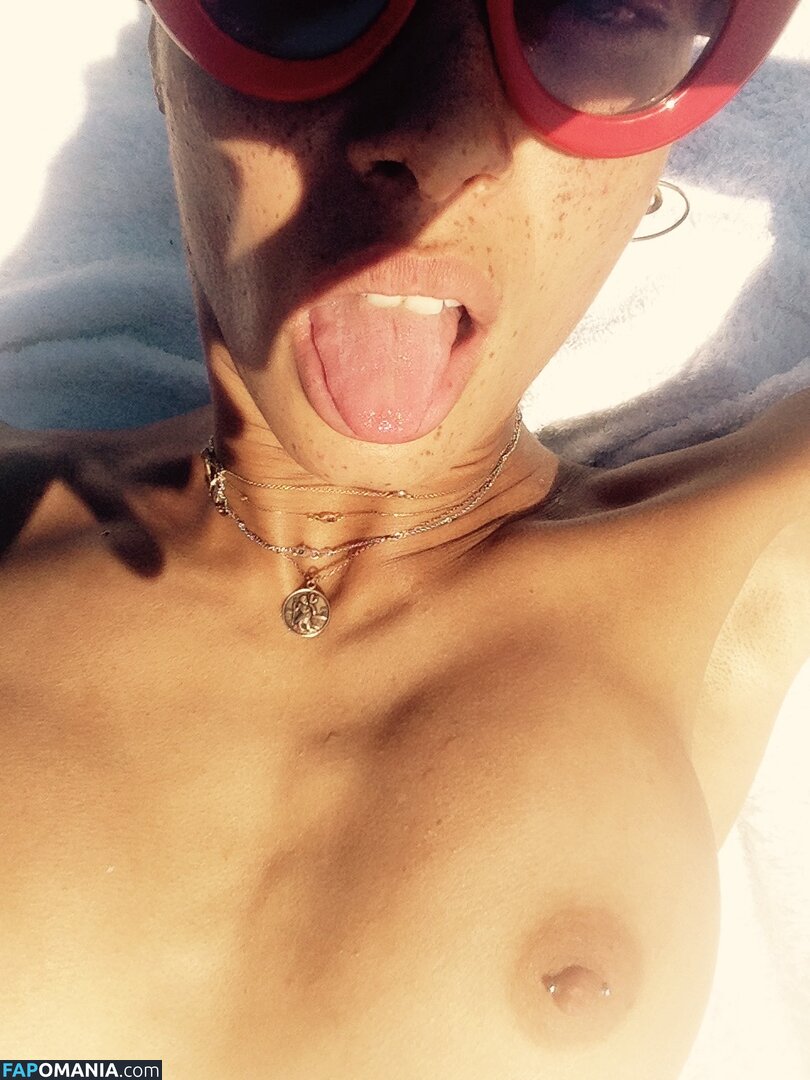 Adwoa Aboah Meztelen Kikerült fotó #8