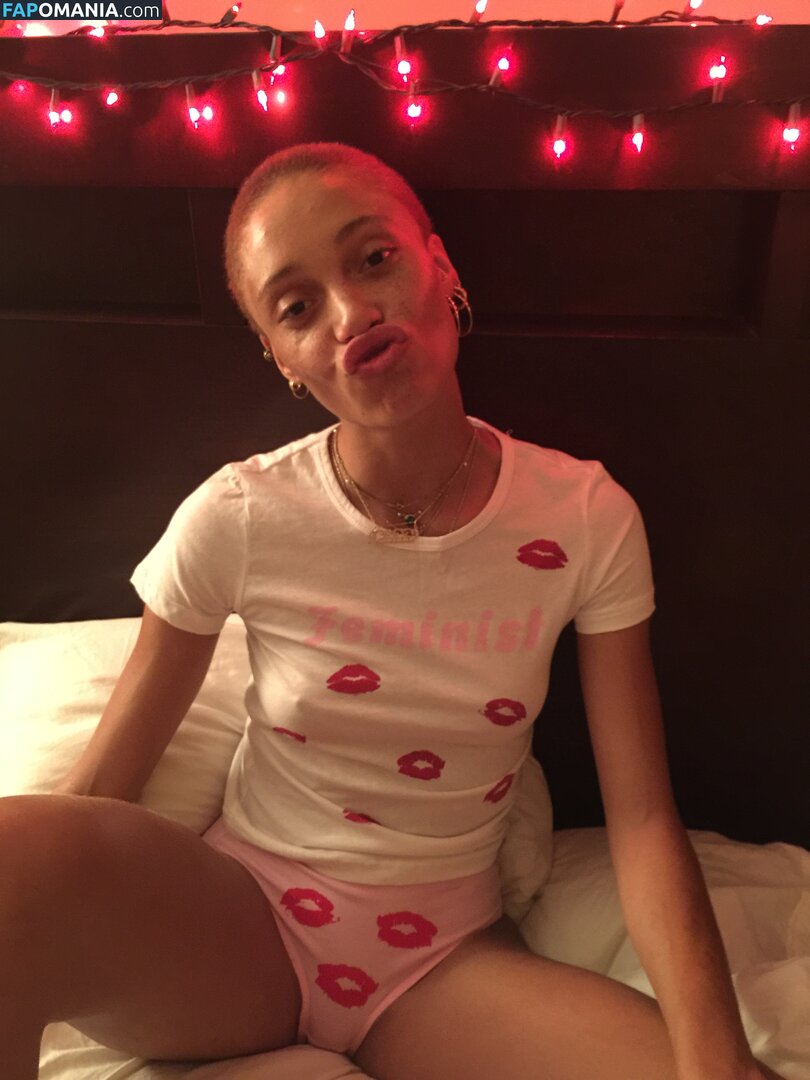 Adwoa Aboah Meztelen Kikerült fotó #30