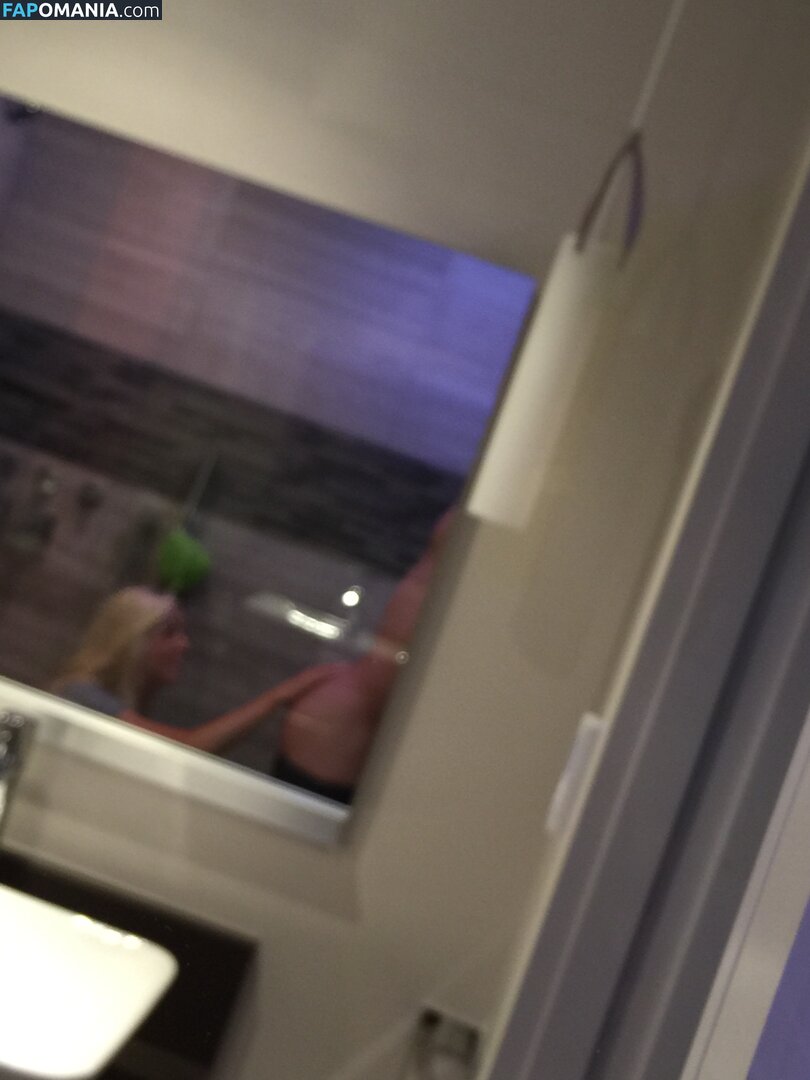 Alexandra Cooper Meztelen Kikerült fotó #16