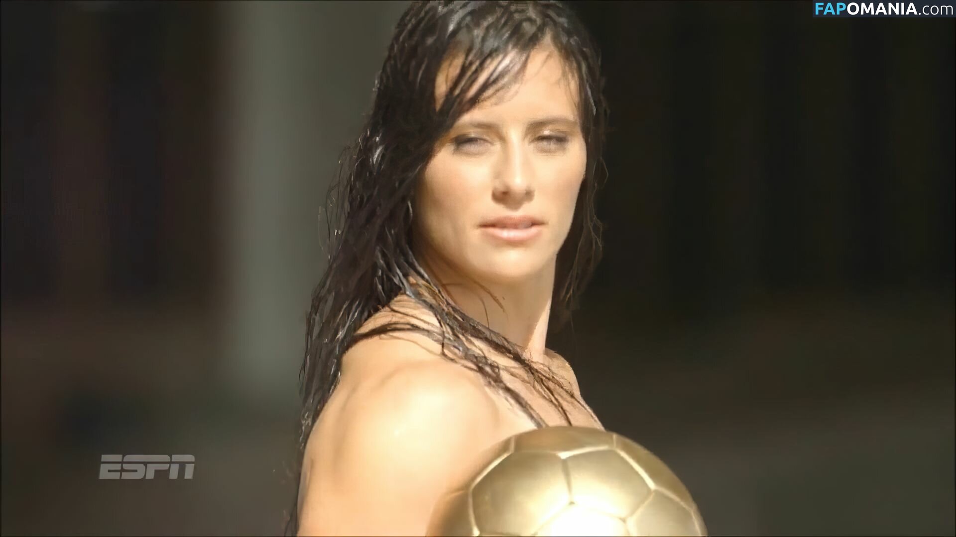 Ali Krieger Meztelen Kikerült fotó #11