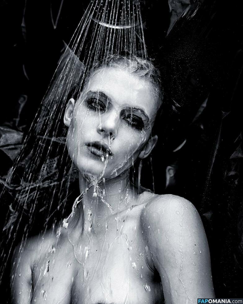 Allegra Carpenter Meztelen Kikerült fotó #81