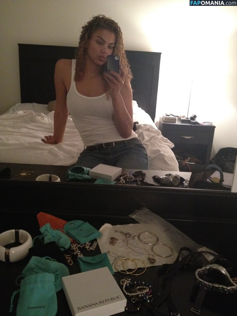 Alysha Clark Meztelen Kikerült fotó #28