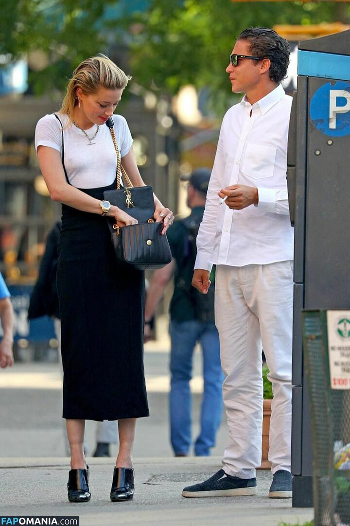 Amber Heard Meztelen Kikerült fotó #172
