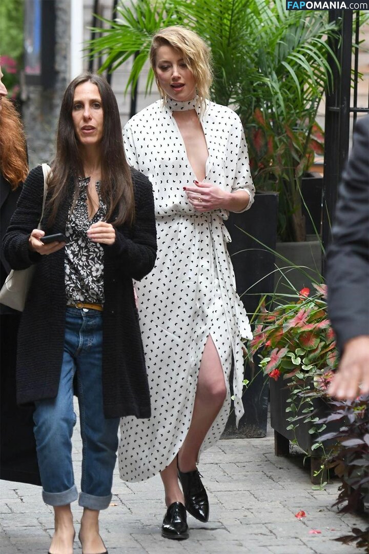 Amber Heard Meztelen Kikerült fotó #211