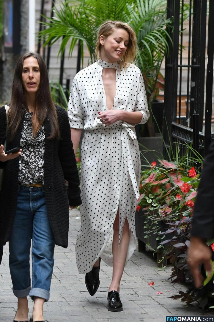 Amber Heard Meztelen Kikerült fotó #216