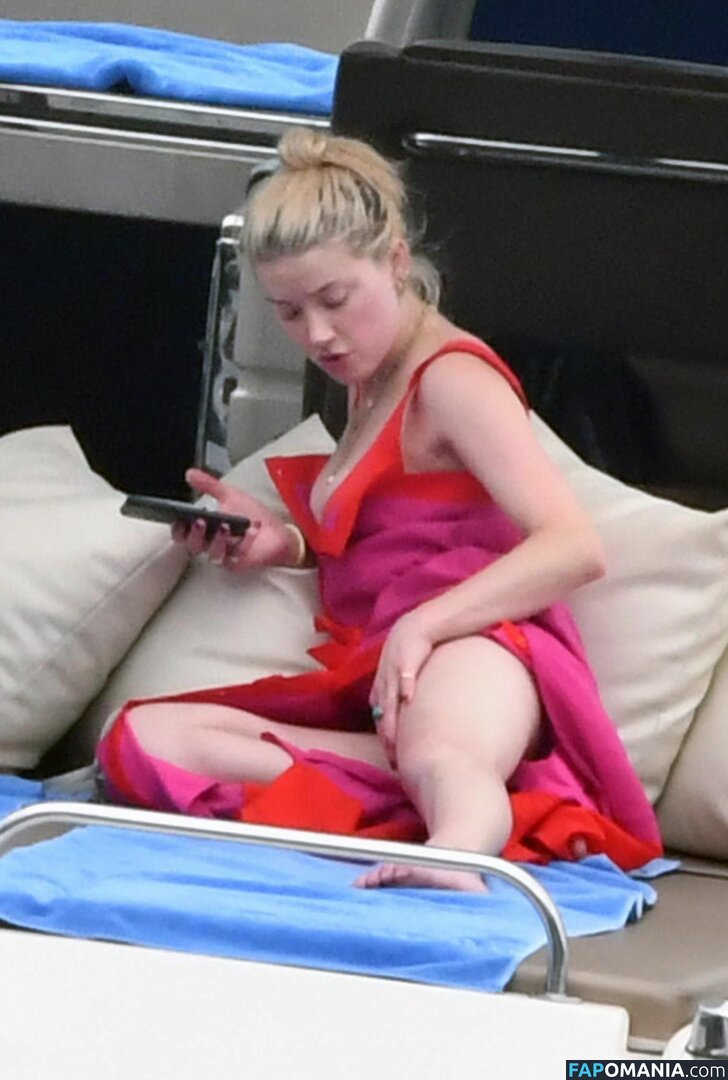 Amber Heard Meztelen Kikerült fotó #247