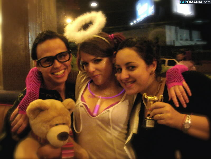 Anna Kendrick Meztelen Kikerült fotó #29