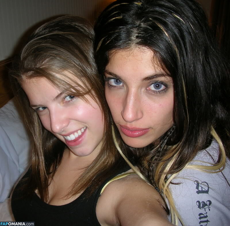 Anna Kendrick Meztelen Kikerült fotó #44