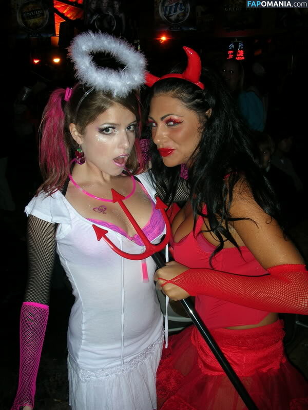 Anna Kendrick Meztelen Kikerült fotó #50