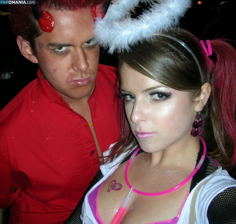 Anna Kendrick Meztelen Kikerült fotó #54