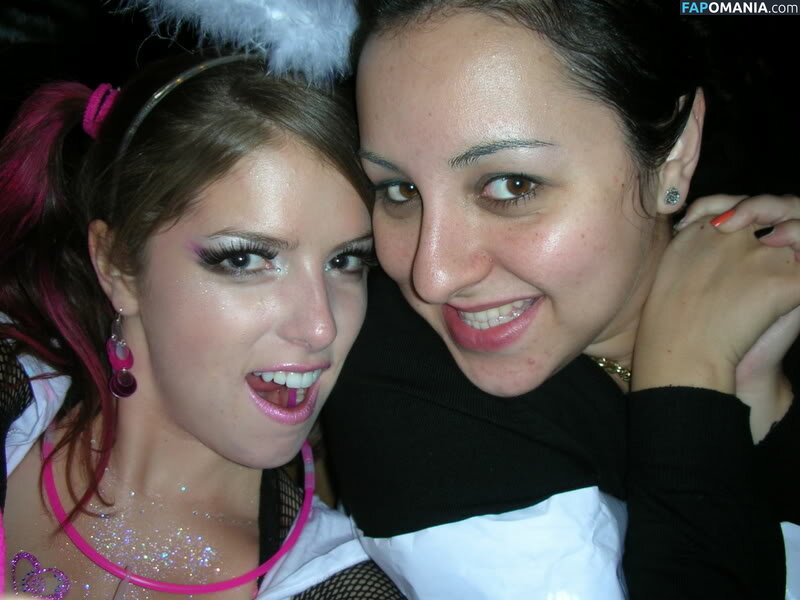 Anna Kendrick Meztelen Kikerült fotó #60