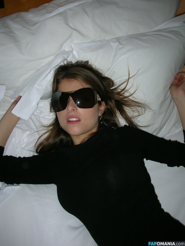 Anna Kendrick Meztelen Kikerült fotó #66