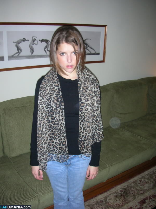 Anna Kendrick Meztelen Kikerült fotó #71