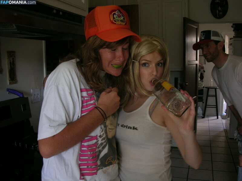 Anna Kendrick Meztelen Kikerült fotó #81