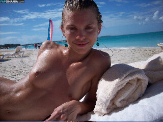 AnnaLynne McCord Meztelen Kikerült fotó #16