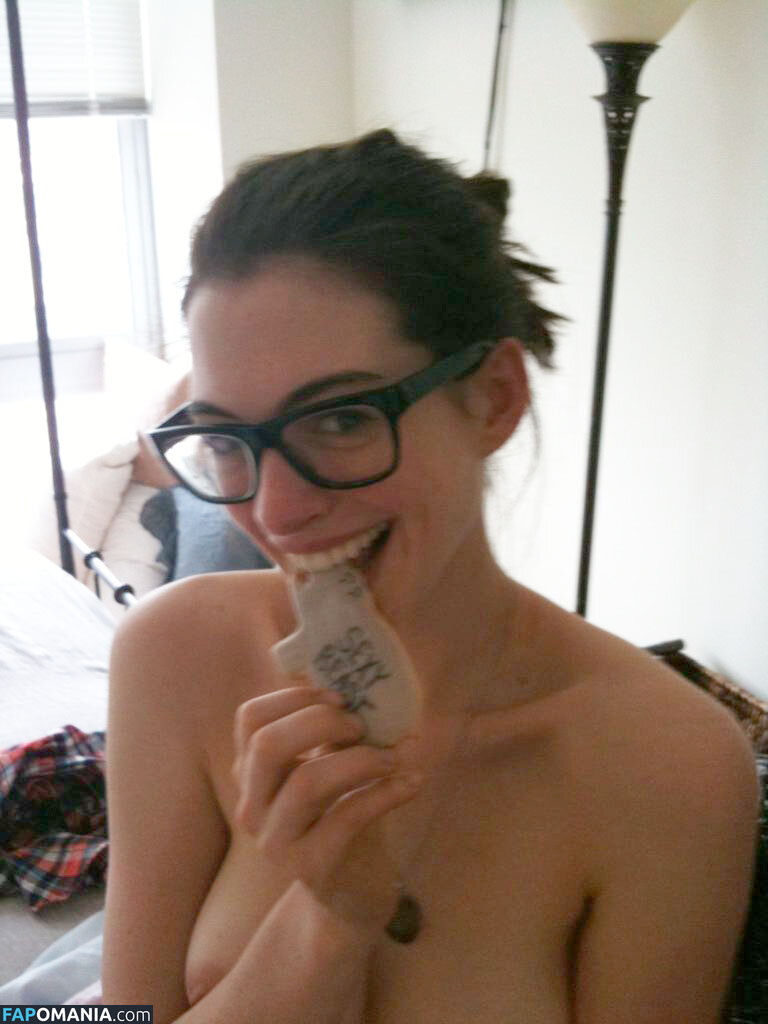 Anne Hathaway Meztelen Kikerült fotó #9