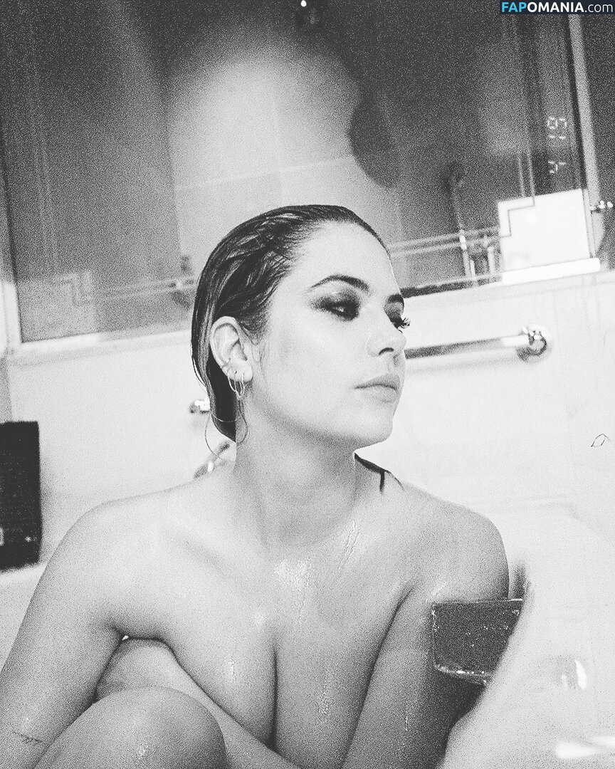 Ashley Benson And Cara Delevingne Meztelen Kikerült fotó #37