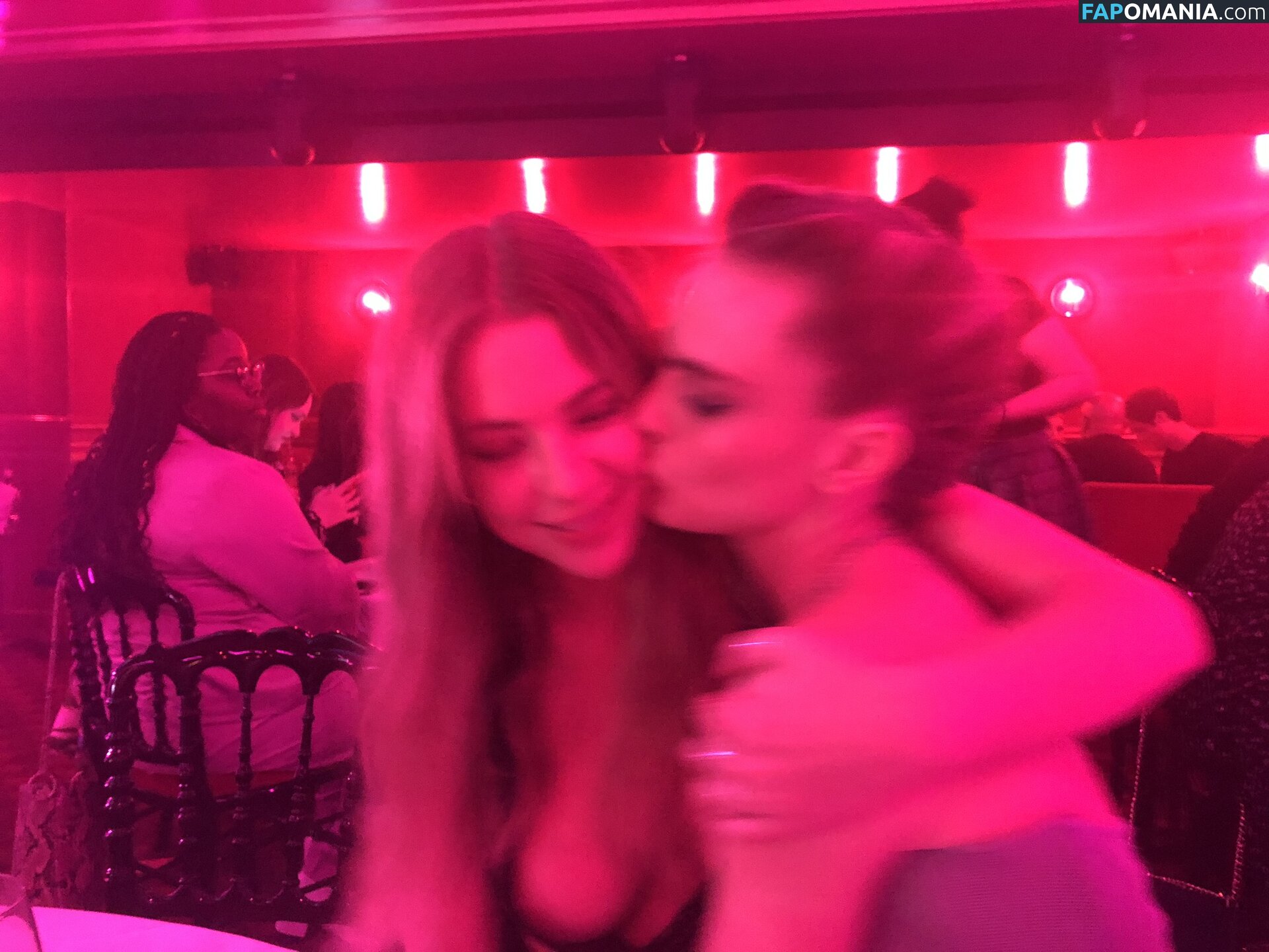 Ashley Benson And Cara Delevingne Meztelen Kikerült fotó #51