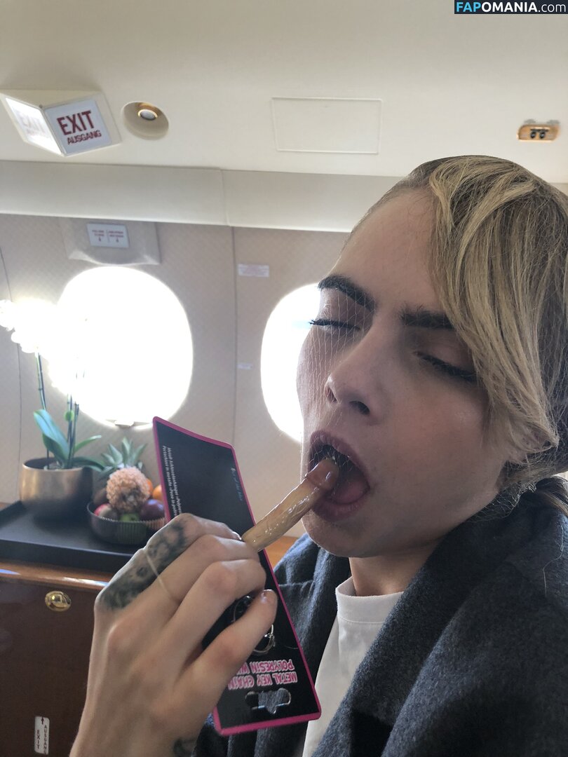 Ashley Benson And Cara Delevingne Meztelen Kikerült fotó #53