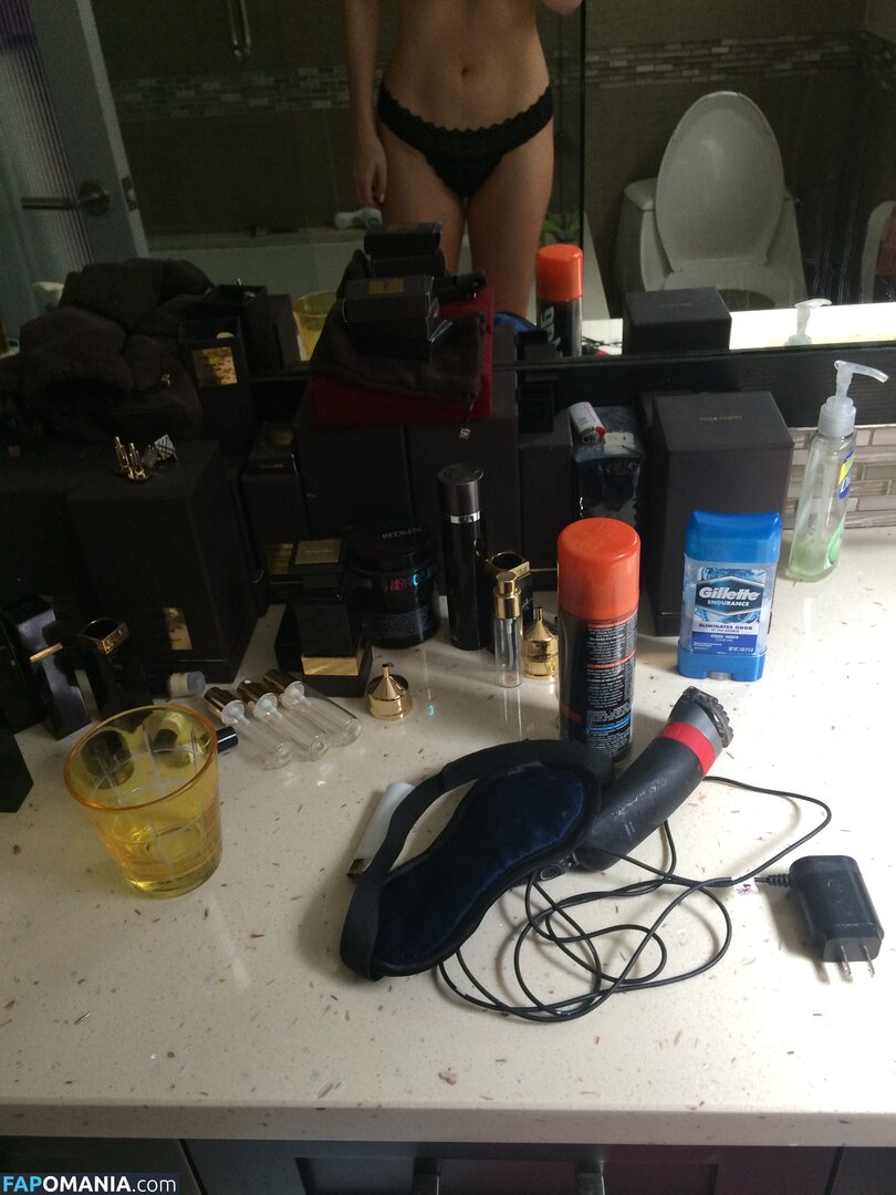 Ashley Mulheron Meztelen Kikerült fotó #196