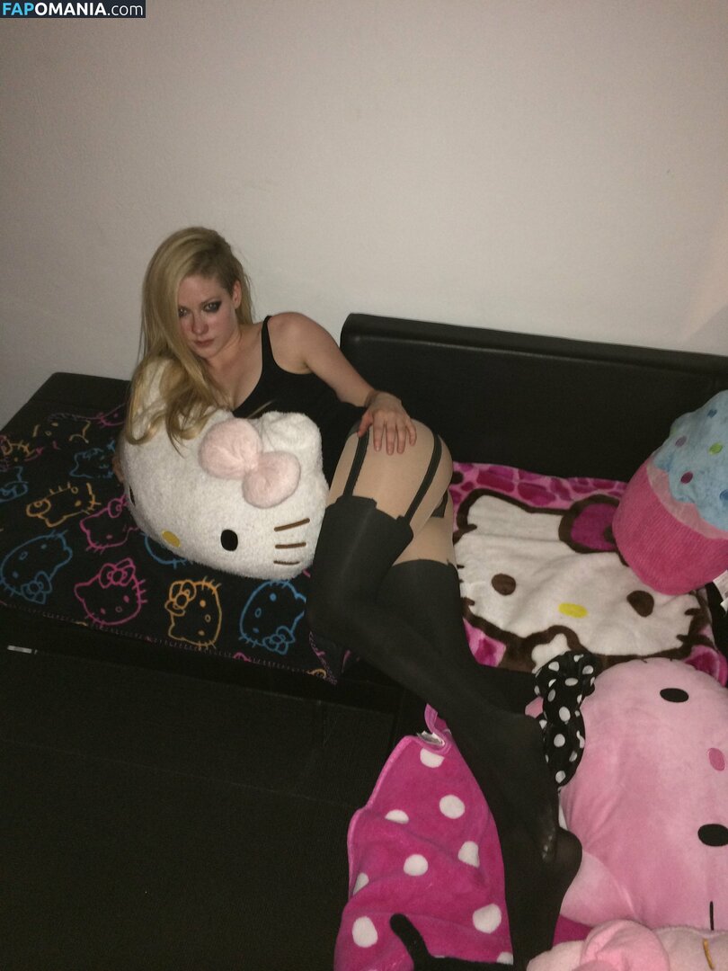 Avril Lavigne Meztelen Kikerült fotó #8