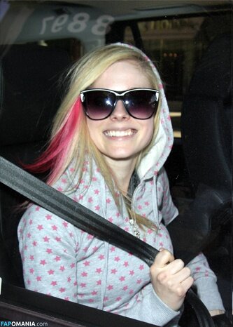 Avril Lavigne Meztelen Kikerült fotó #32