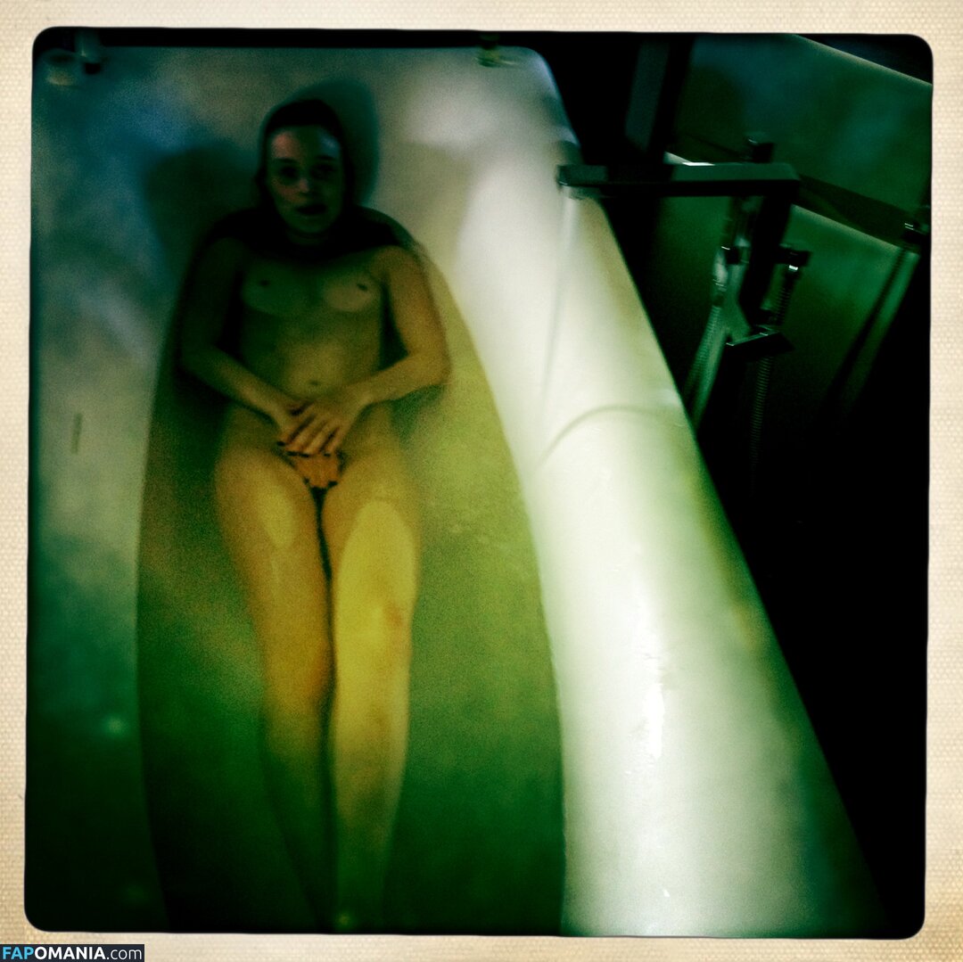 Bella Heathcote Meztelen Kikerült fotó #6