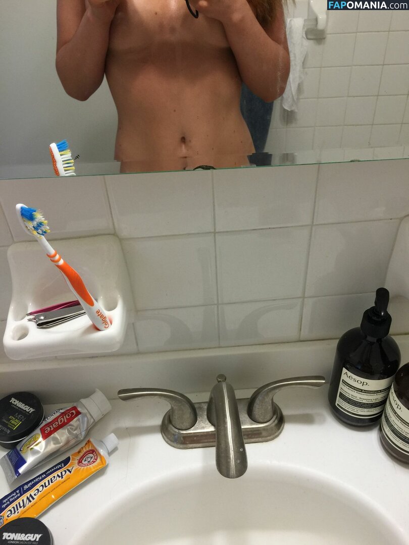 Bonnie Wright Meztelen Kikerült fotó #9