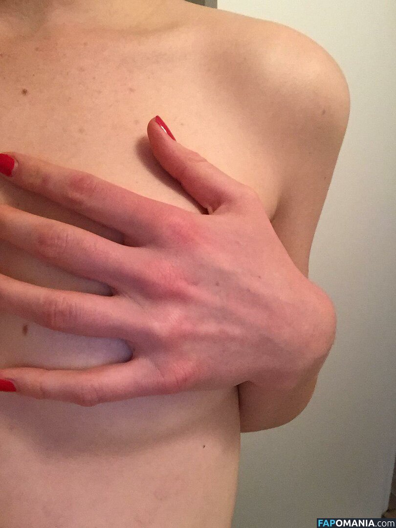 Bonnie Wright Meztelen Kikerült fotó #23