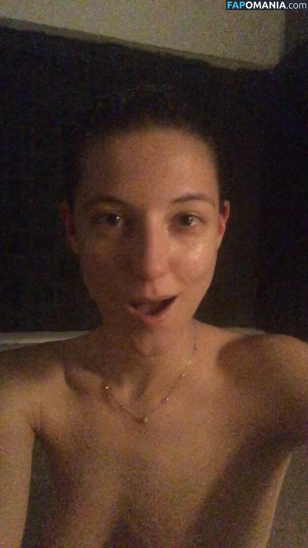 Caitlin Gerard Meztelen Kikerült fotó #10