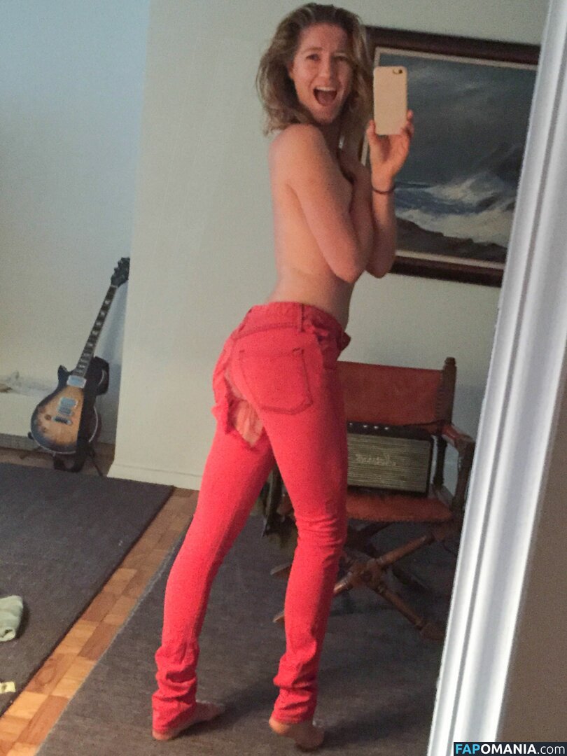 Caitlin Gerard Meztelen Kikerült fotó #13