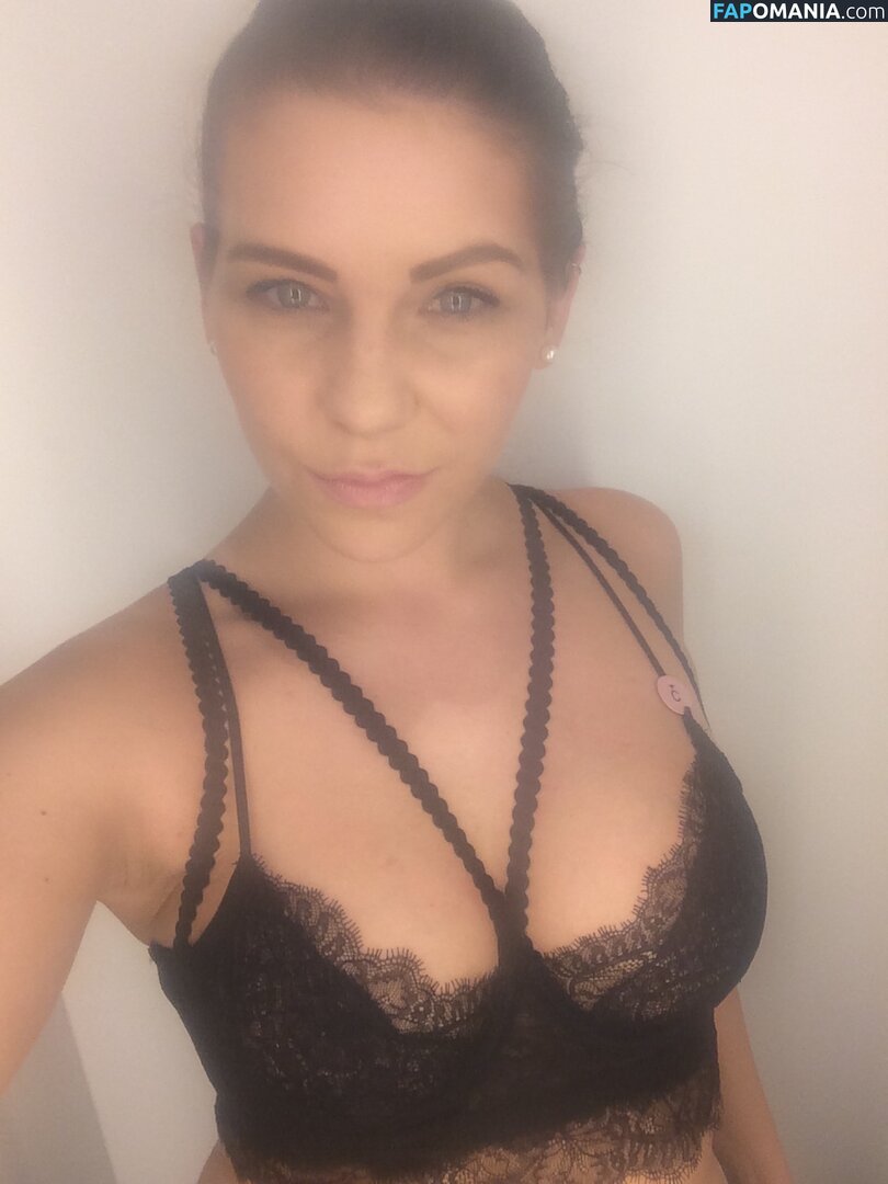 Carina Schwarz Meztelen Kikerült fotó #23