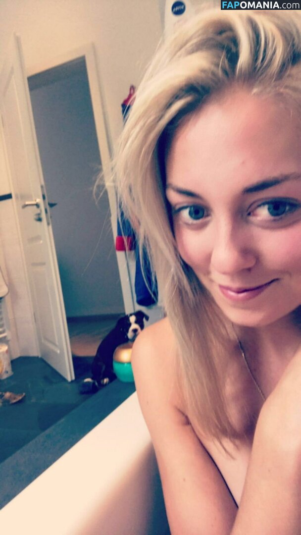 Carina Witthoeft Meztelen Kikerült fotó #4