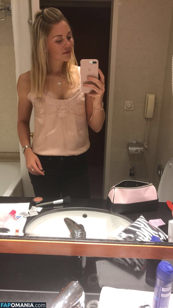 Carina Witthoeft Meztelen Kikerült fotó #18