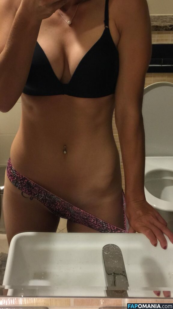 Carly Booth Meztelen Kikerült fotó #12