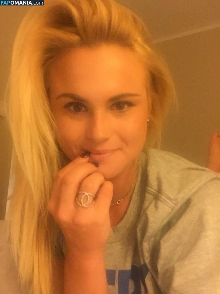 Carly Booth Meztelen Kikerült fotó #47