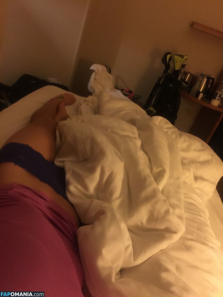 Carly Booth Meztelen Kikerült fotó #55