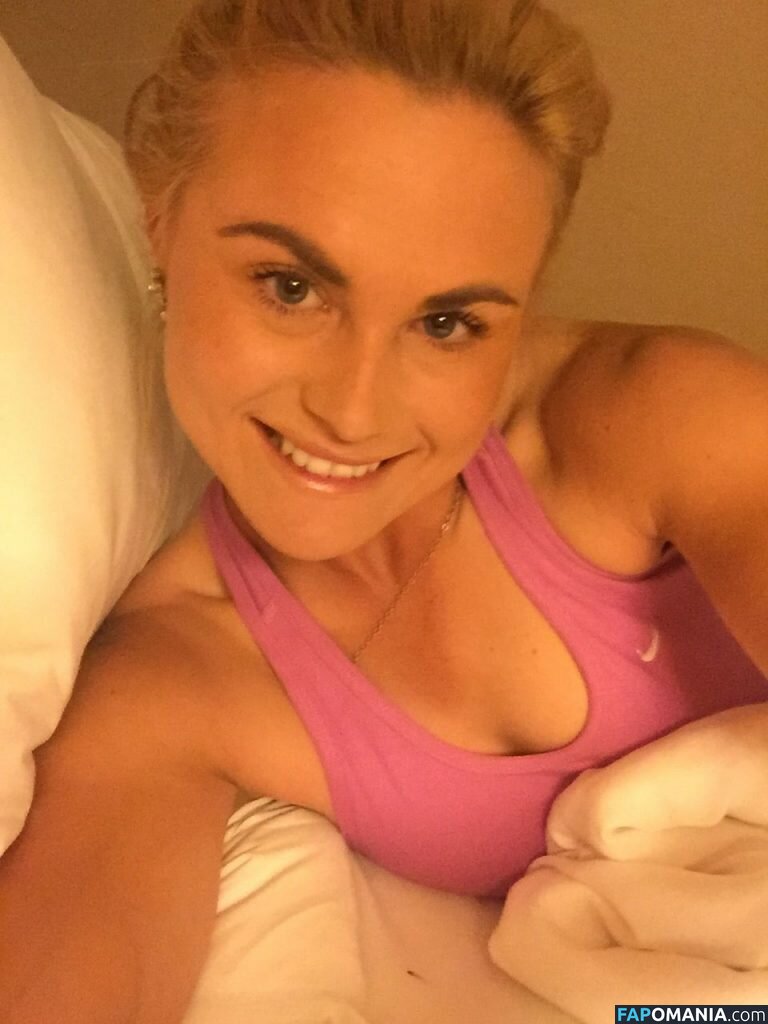 Carly Booth Meztelen Kikerült fotó #59