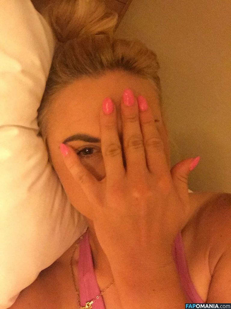 Carly Booth Meztelen Kikerült fotó #60