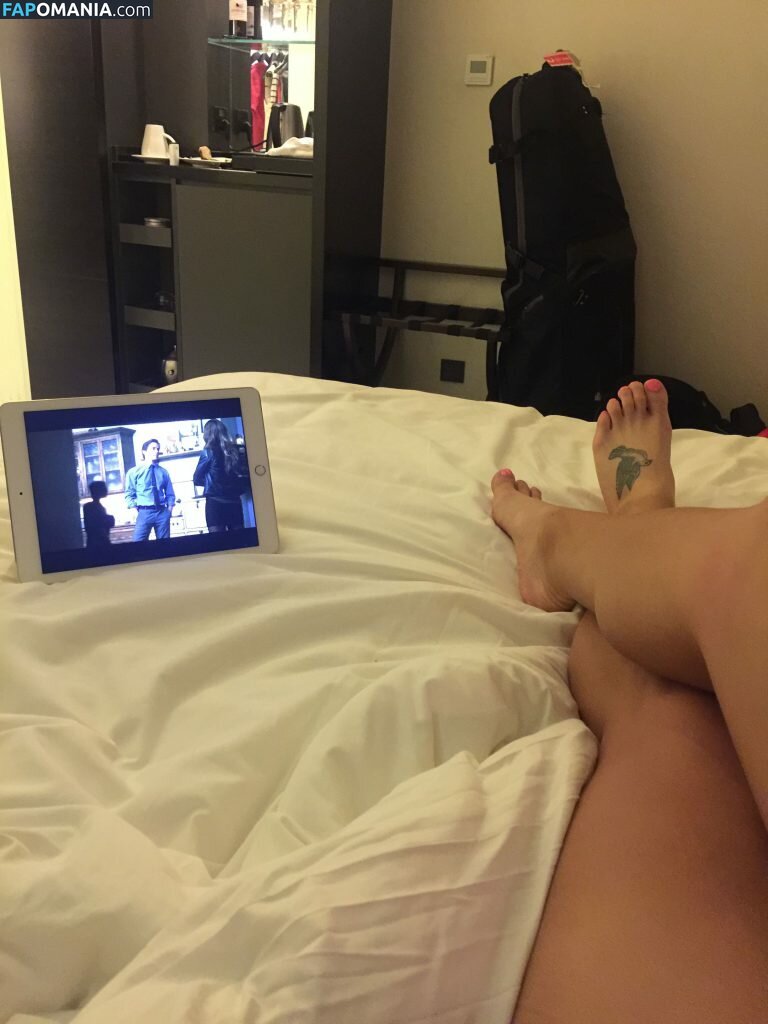 Carly Booth Meztelen Kikerült fotó #76