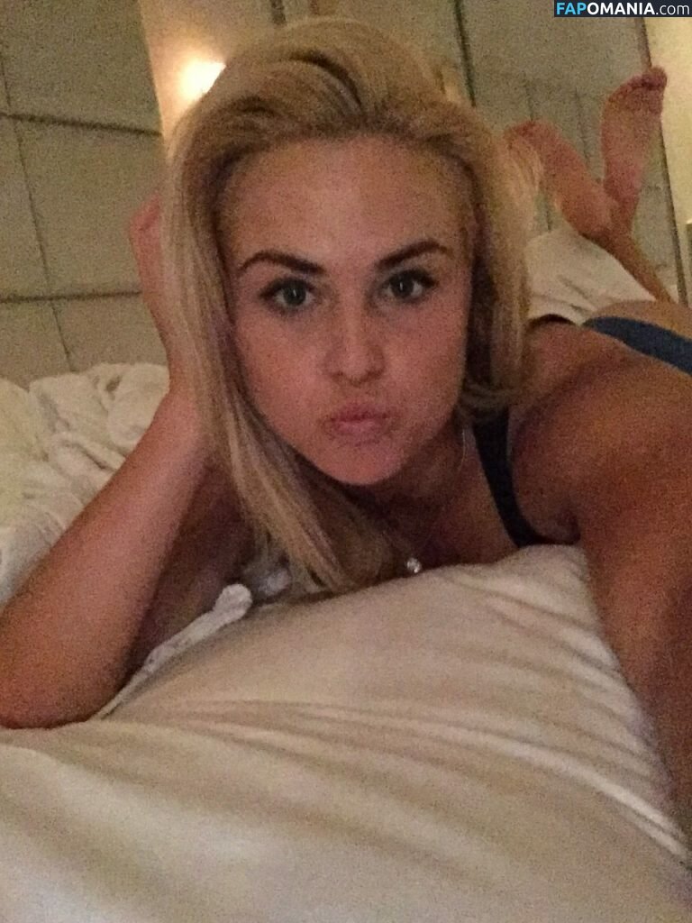 Carly Booth Meztelen Kikerült fotó #87