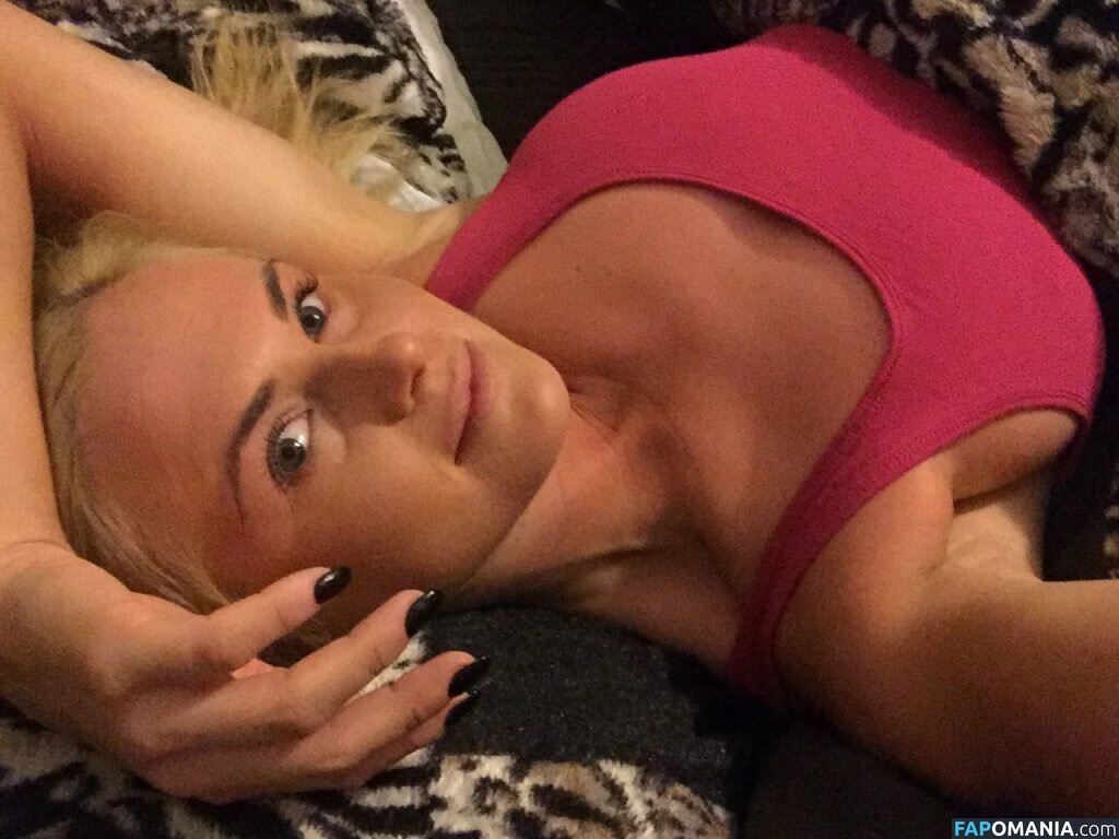 Carly Booth Meztelen Kikerült fotó #91