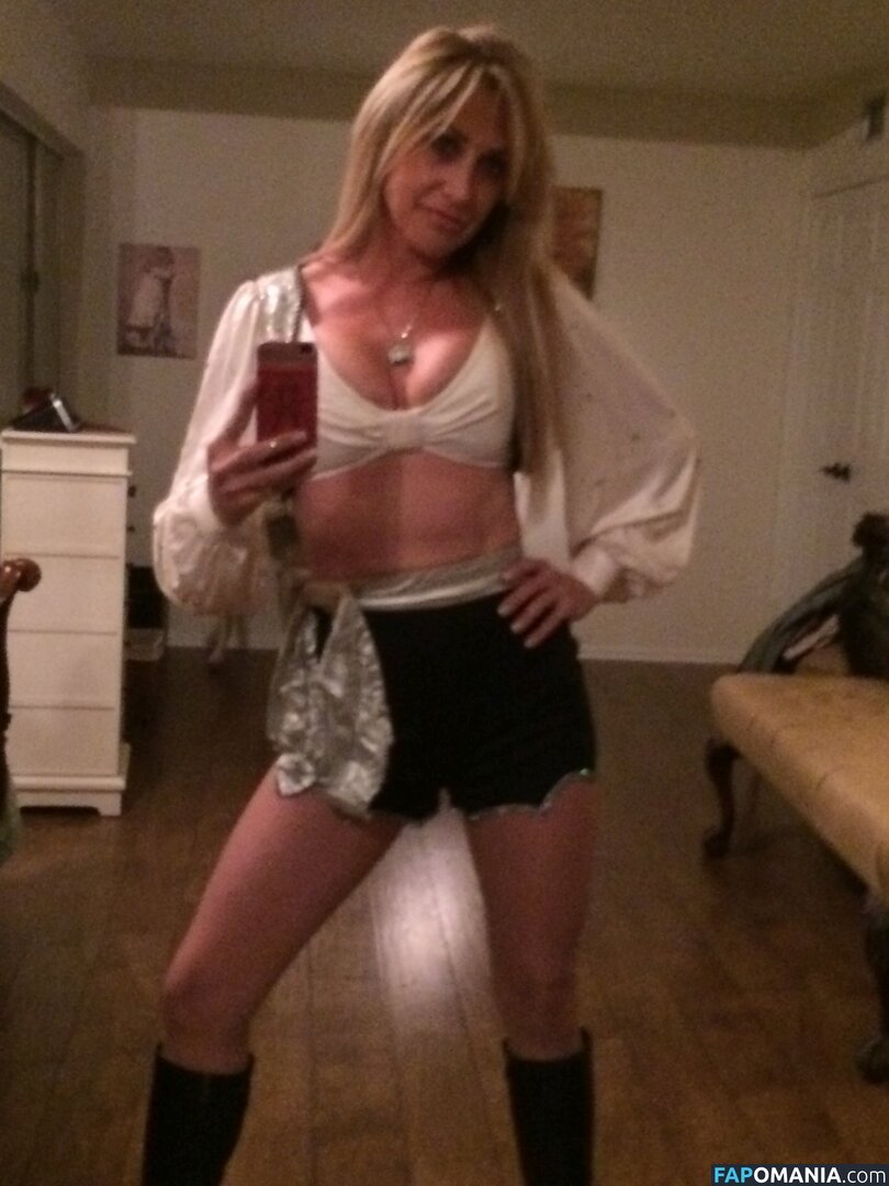Carrie Michalka Meztelen Kikerült fotó #99