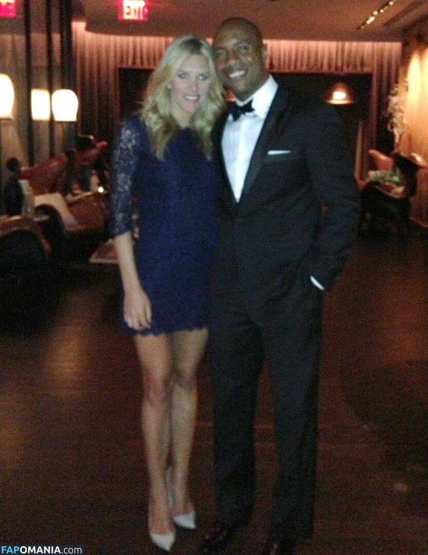 Charissa Thompson Meztelen Kikerült fotó #2