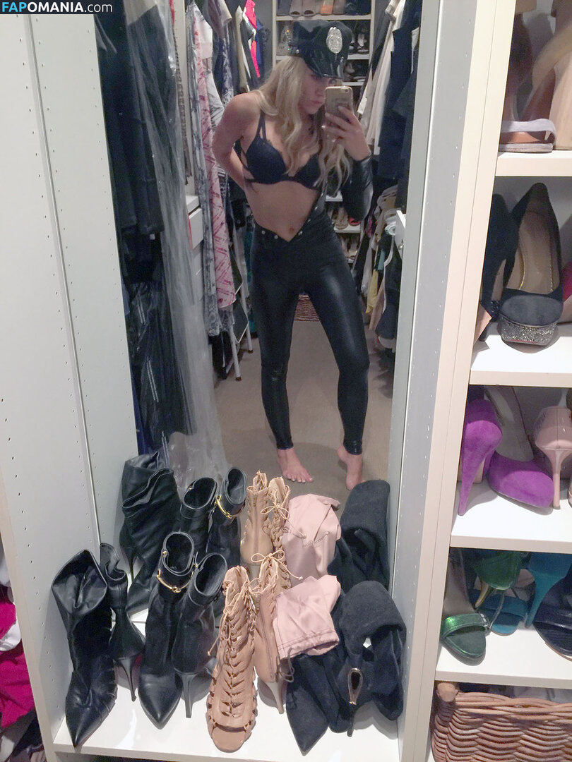 Charissa Thompson Meztelen Kikerült fotó #36