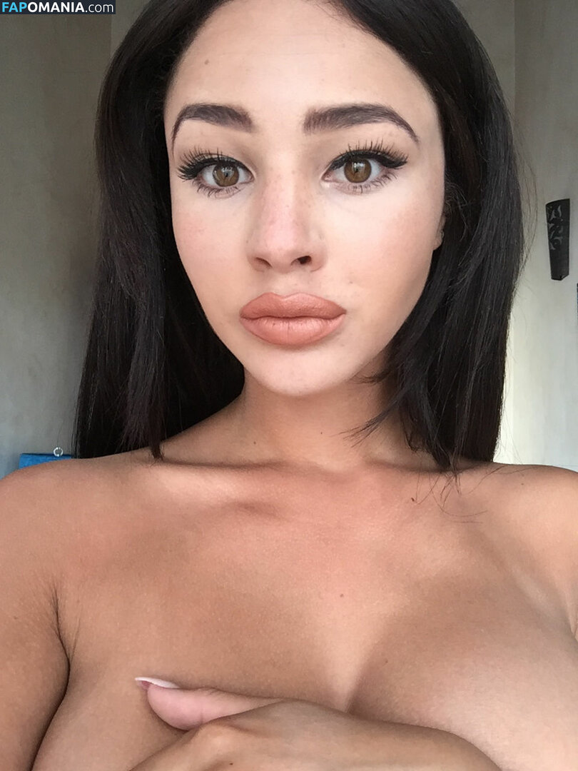 Courtnie Quinlan Meztelen Kikerült fotó #25