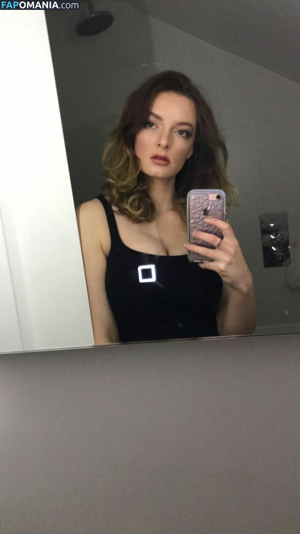 Dakota Blue Richards Meztelen Kikerült fotó #9